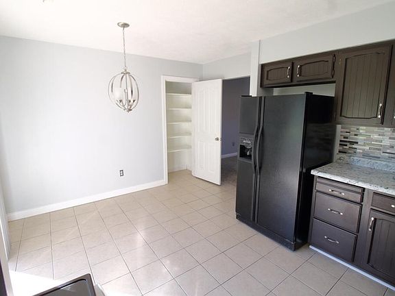 4th image of 1242 Hollowbrook Dr