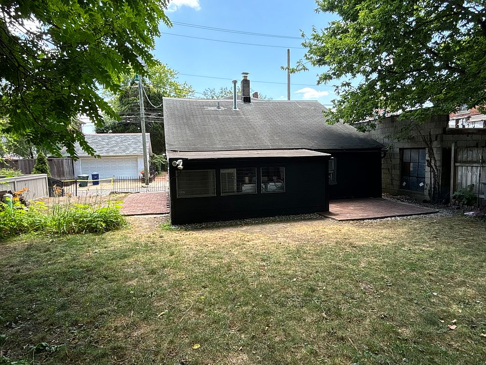 1st image of 40 E Hoster St