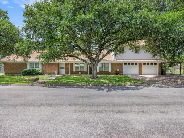 1001 Skrivanek Dr, Bryan, TX 77802