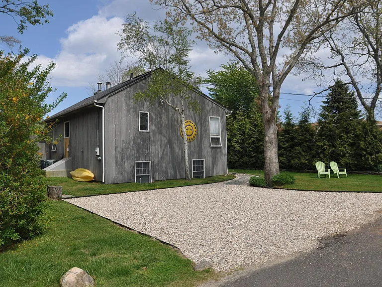 14 Hoover Ct — Photo 1