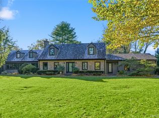 108 Bacon Rd, Old Westbury, NY 11568