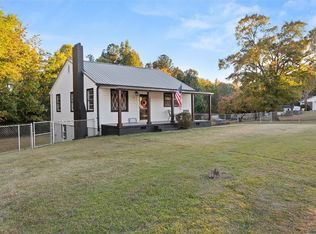 224 Syphrit Rd, Wellford, SC 29385