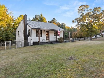 224 Syphrit Rd, Wellford, SC, 29385
