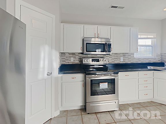 4th image of 1325 Yellowstone Cir