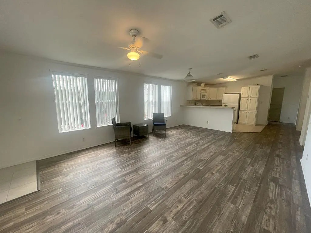 Building Photo - 20 Glen Cove Ct #46