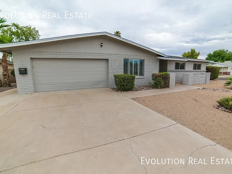 2521 S Kachina Cir — Photo 2