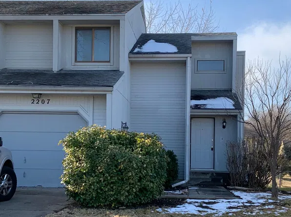 2207 SW Brandywine Ln, Topeka, KS 66614