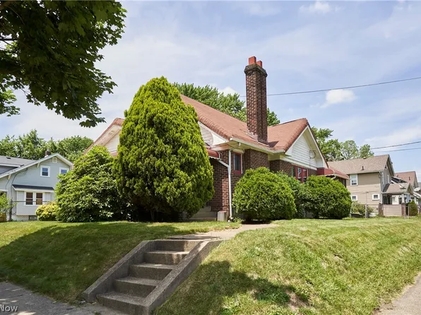 939 Lovers Ln, Akron, OH 44306