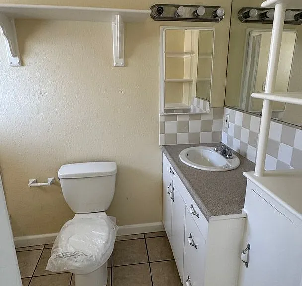 540-570 S Highland Dr — Photo 6