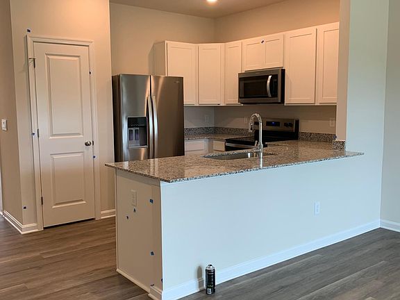 4th image of 125 Tigney Dr