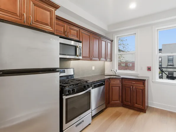 60 Madison Street image 5 of 14