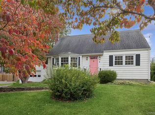 30 Kip Dr, Fishkill, NY 12524