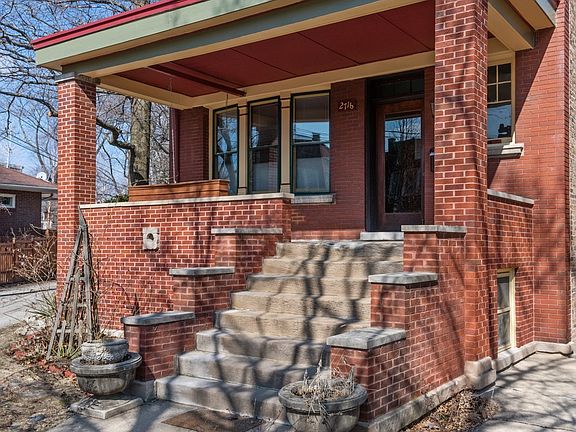 2nd image of 2716 W Sunnyside Ave #1