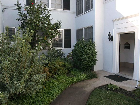 2nd image of 1701 Stearns Dr APT 2