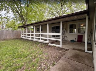 22119 Cora Ave, Farmington Hills, MI 48336