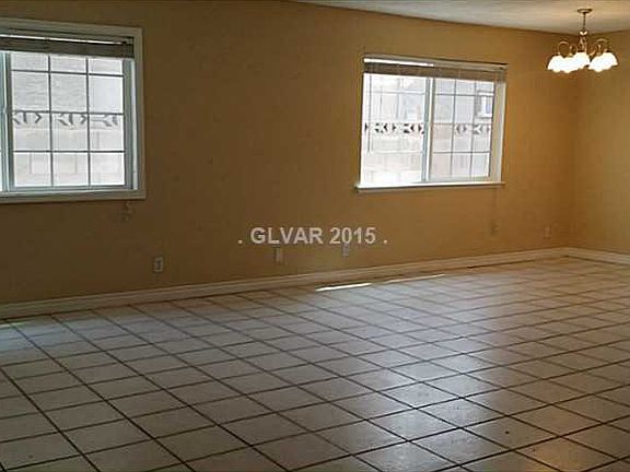 3rd image of 905 Calico Hills Ct