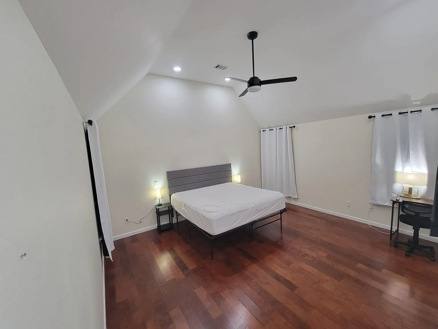 4 bed, 3.0 bath, 2882 sqft, $685 — Photo 4