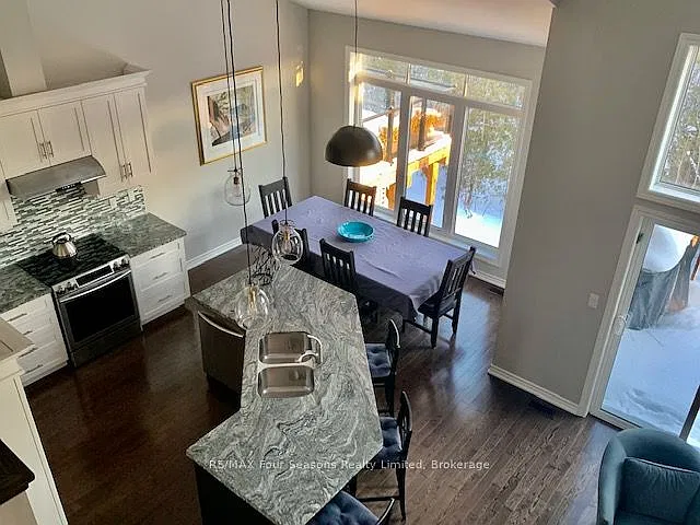 12 Robbie Way — Photo 22