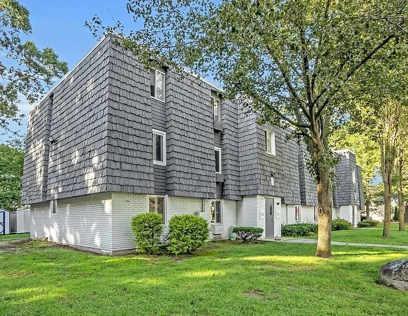 Lake Street Apartments
