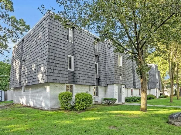 Lake Street Apartments, 35 Lake St APT 3A, Warwick, RI 02886