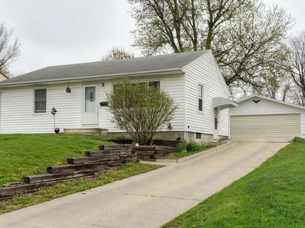 600 E 22nd St S, Newton, IA 50208