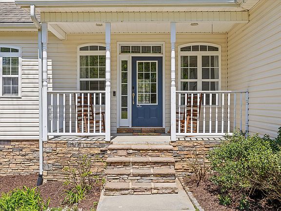 3rd image of 37 Azalea Dr