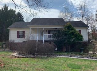 3719 26th Street Dr NE, Hickory, NC 28601