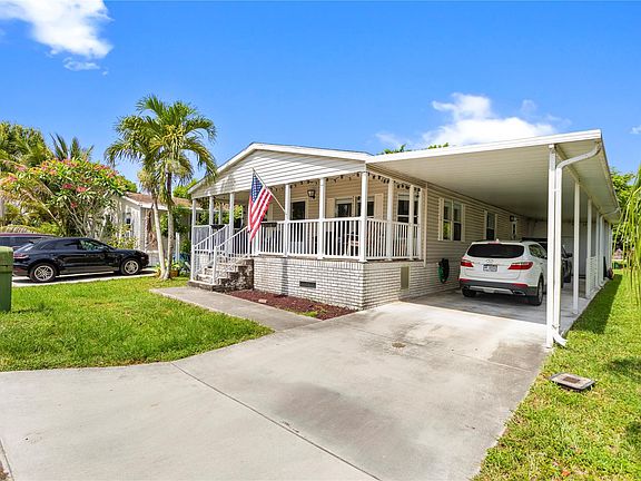 4th image of 913 SW 132nd Terrace