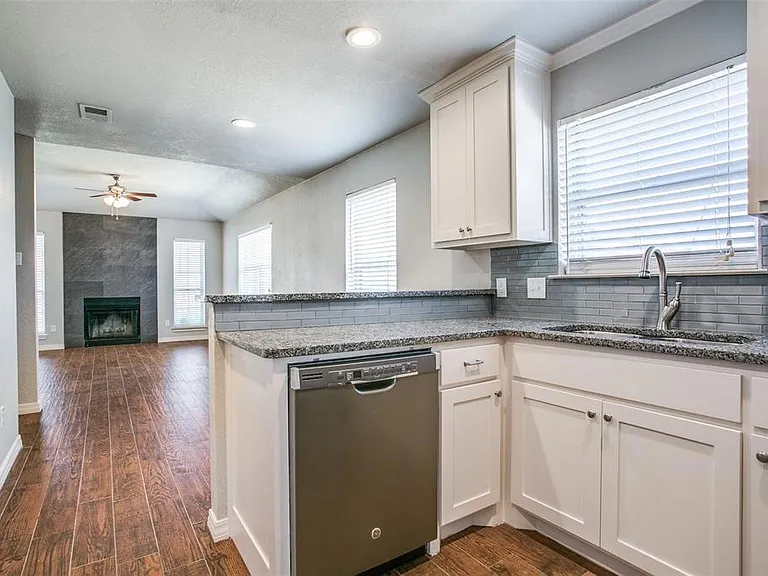 3000 Penny Ln — Photo 5