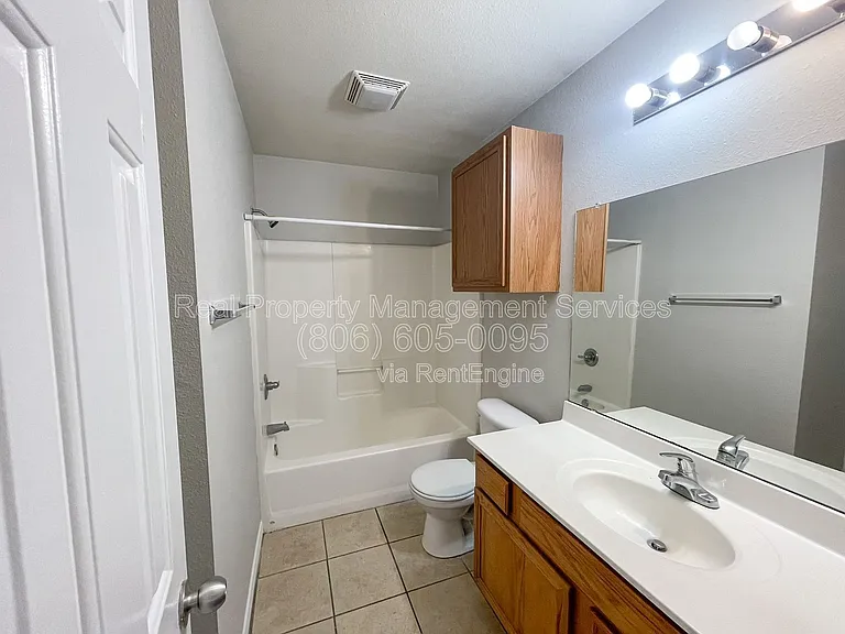 5402 Marshall St #B — Photo 10