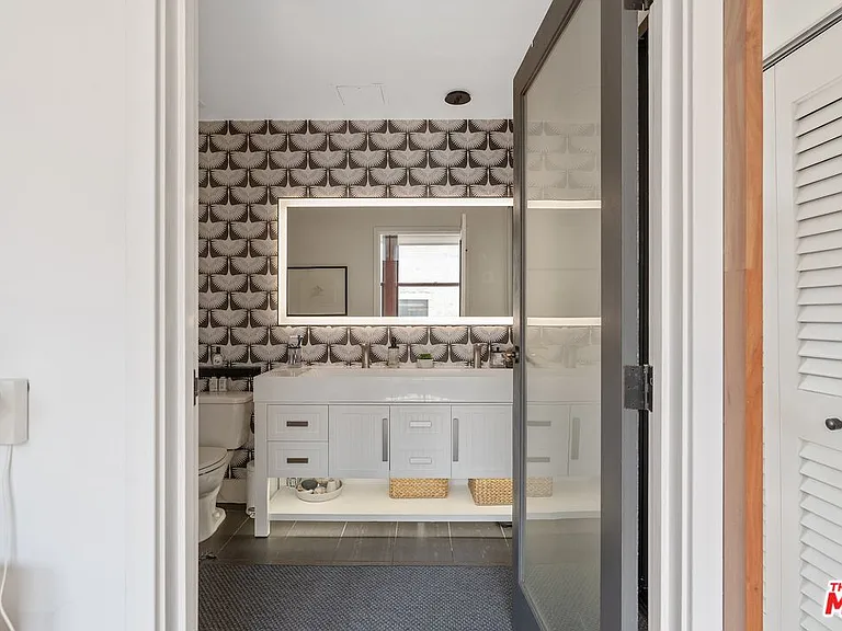 460 S Spring St #1210 — Photo 14