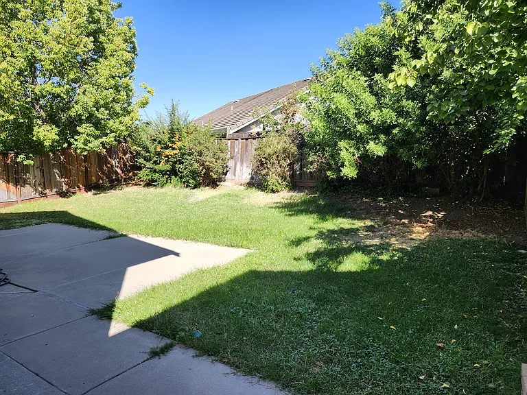 4839 Knollcrest Dr — Photo 13