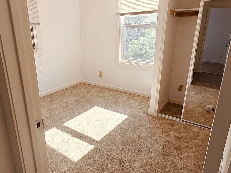 1008 Eagle Ave #1 — Photo 9