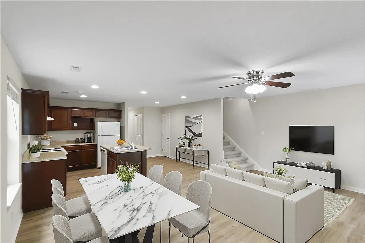4 bed, 2.5 bath, 2000 sqft, $1,500 — Photo 4