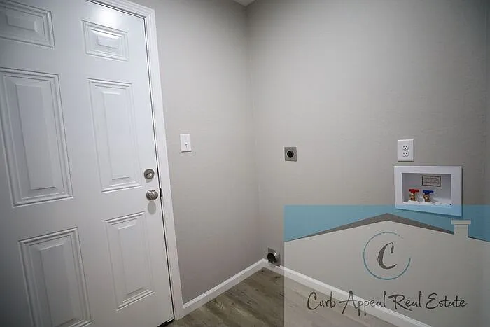 2406 Boydston St — Photo 11