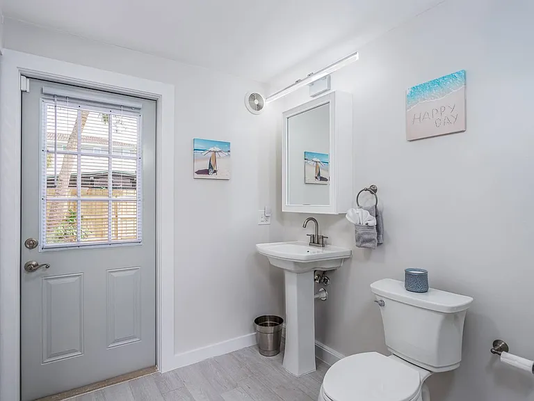 5005 Commonwealth Dr — Photo 16