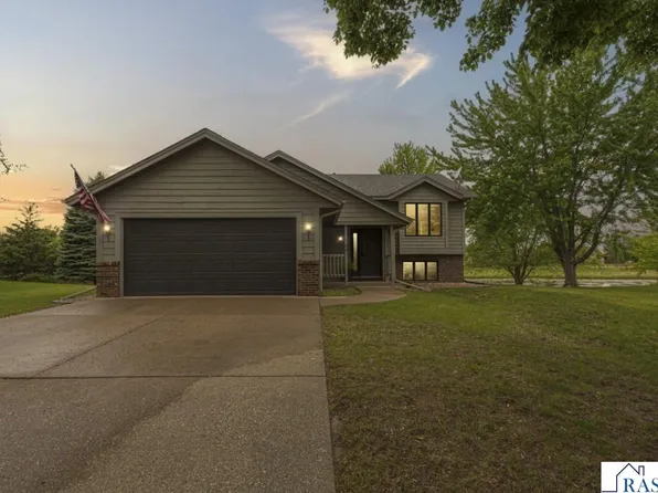 144 Sandpiper Dr, Mankato, MN 56001