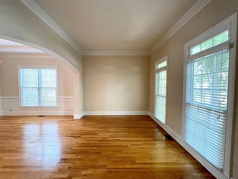 455 Wembley Cir — Photo 7