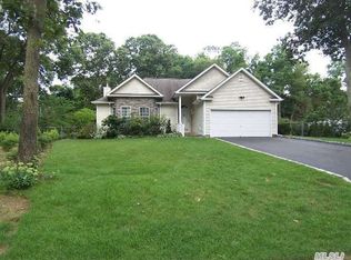 2 Costa Ct, Centereach, NY 11720