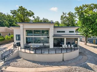 33166 Lakeview Dr, Sunrise Beach, MO 65079