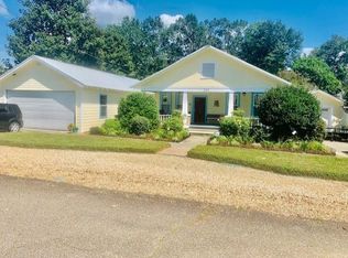 203 S 4th St, Lumberton, MS 39455