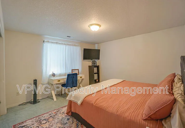 911 NW 148th St — Photo 27