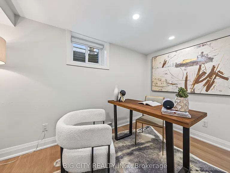 26 Carondale Cres — Photo 44