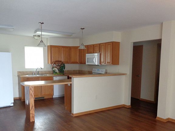 4th image of 610 School St #16433039