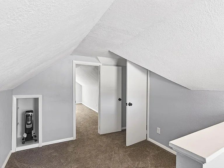 2199 Oakwood Dr — Photo 20