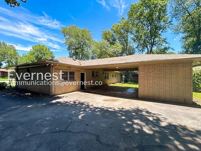 711 Elliott Dr — Photo 20