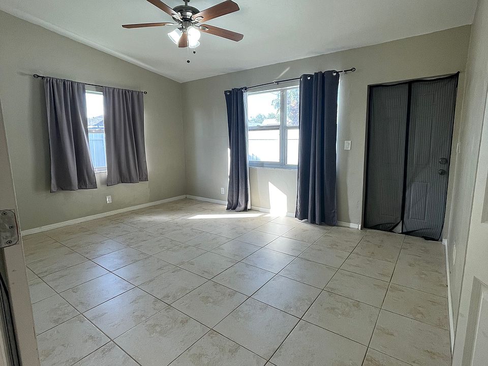 1st image of 3630 SW 6th Ave #4