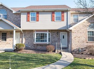 130 Country Barn Rd E, Houston, PA 15342