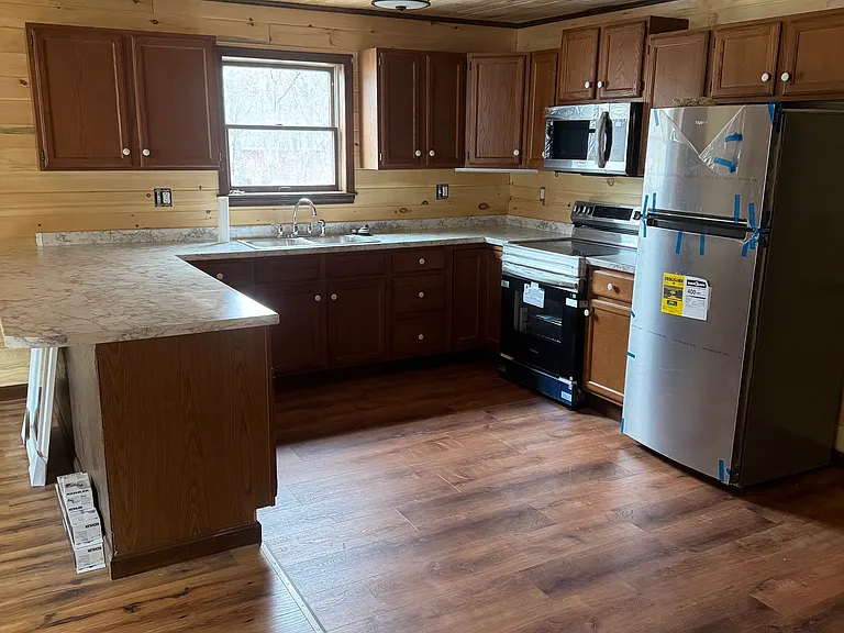 657 Maine Ave #4 — Photo 2
