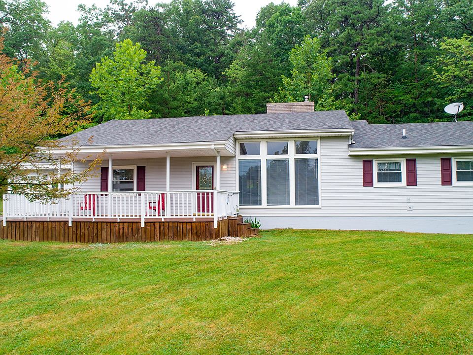 Welcome to 4723 LAKE FRONT DRIVE